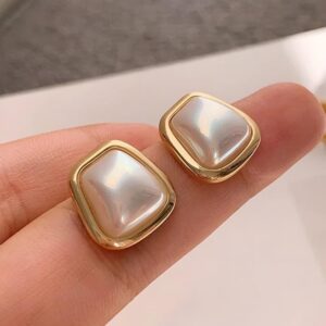 Trapezoidal Geometric Pearl Earrings